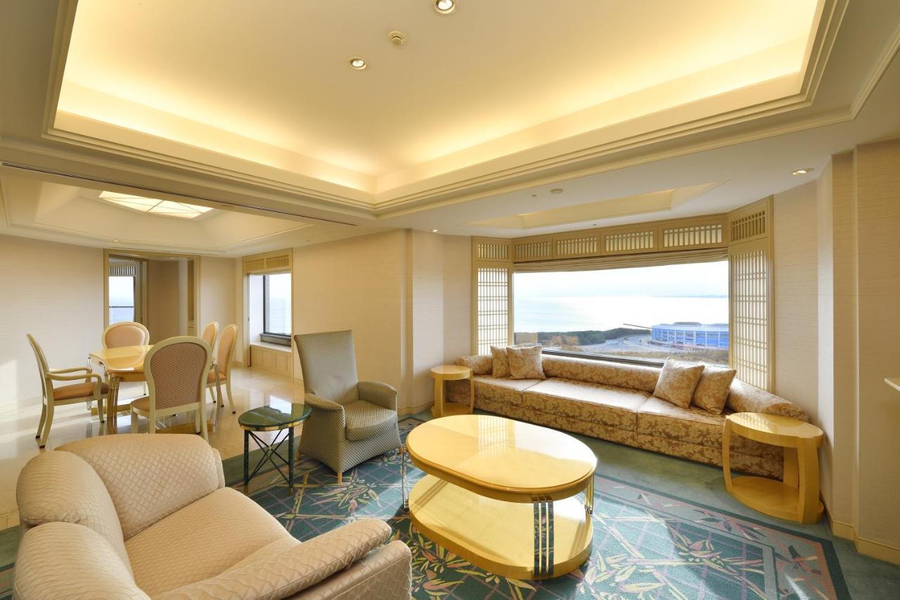 Hotel New Otani Makuhari Chiba Bagian luar foto